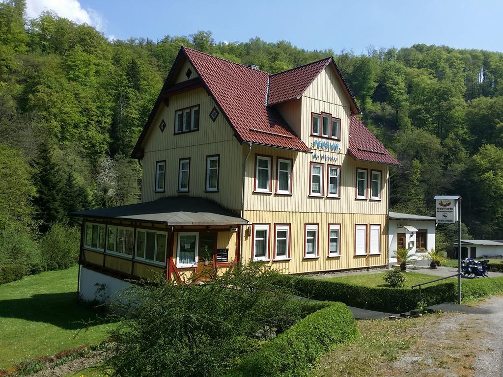 Pension Waldfrieden ทาเลอ ภายนอก รูปภาพ